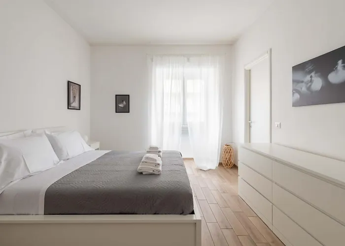 Loverhome 2 רומא